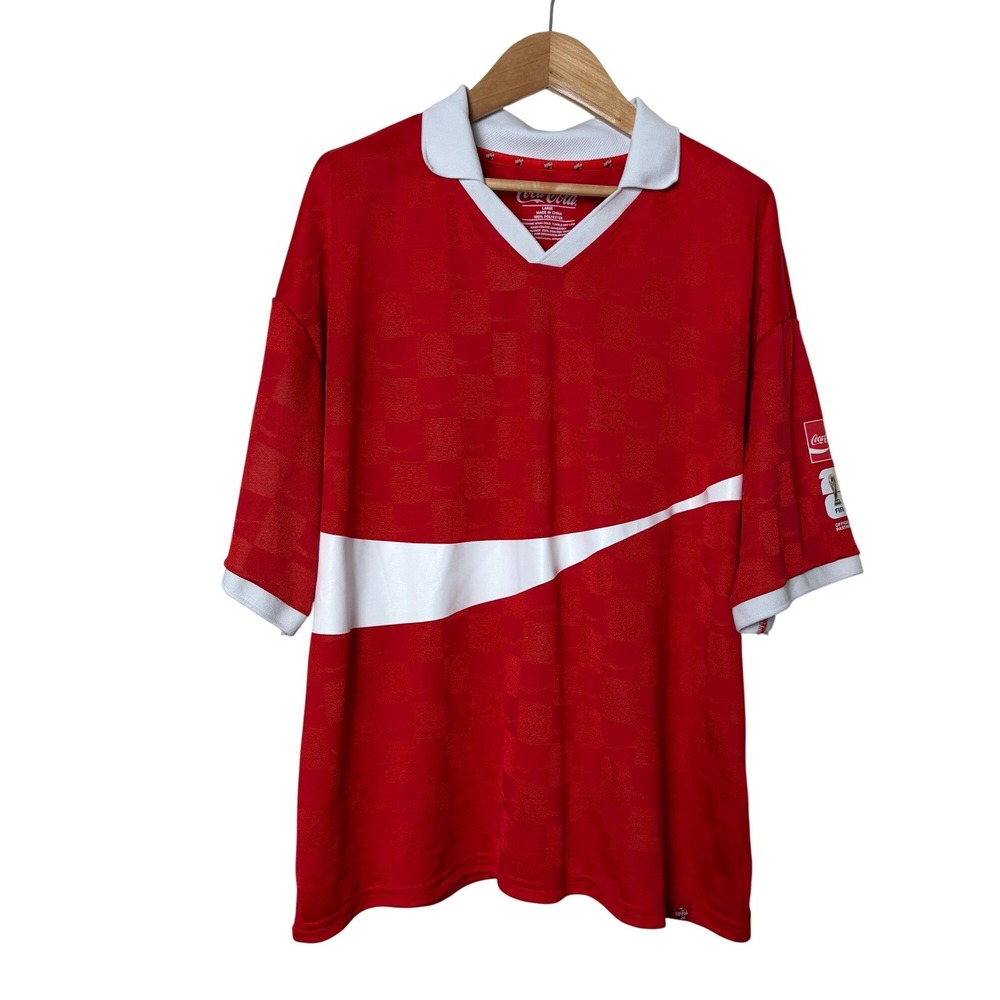 Coca-Cola 2026 FIFA World Cup Soccer Jersey Red White V-Neck Large Mens NEW
